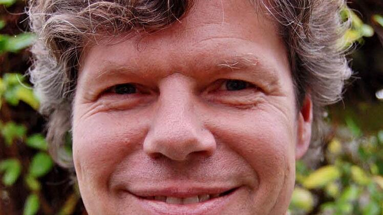 Bekennender Stahlwasser-Trinker: Peter Holzheimer will Bürgermeister von Bad Bocklet werden. Foto: Sigismund von Dobschütz