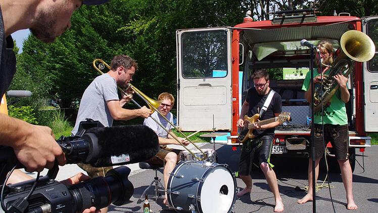 "LaBrassBanda" rockten in Kronach. Foto: Marco Meißner