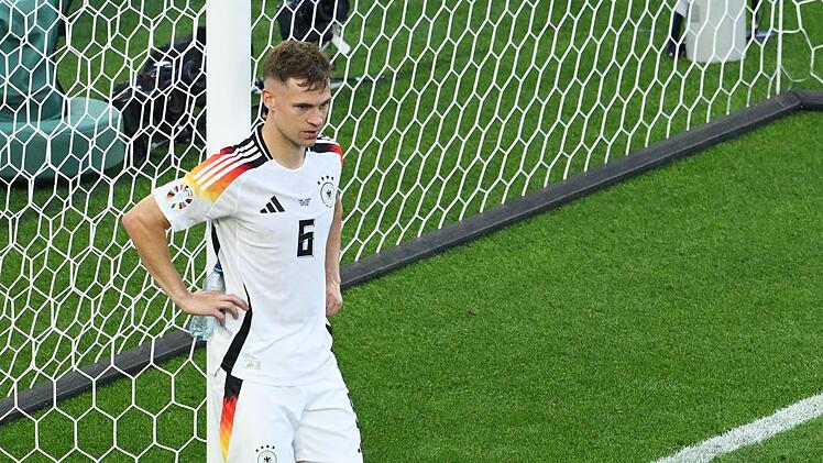 Frust im Nationaltrikot: Bei der Heimweh-EM 2024 schieden Joshua Kimmich und die deutsche Mannschaft im Viertelfinale dramatisch gegen Spanien aus - auch wegen "Cucurellas Arm".