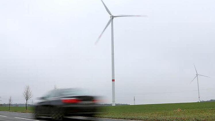 Windräder - wie hier oberhalb Würgau - sind eine Stütze der Energiewende und Klimaallianz im Bamberger Land. Foto: Barbara Herbst/Archiv