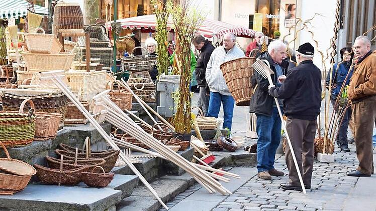 Nächste Woche beginnt in Bamberg der traditionelle Mittfastenmarkt. Einen verkaufsoffenen Sonntag im Anschluss wird es anders als ursprünglich geplant nicht geben. Foto: Ronald Rinklef