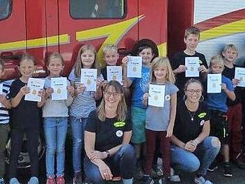 15 "Feuersalamander" haben das erste Fl&auml;mmchen in der Tasche. Foto: privat