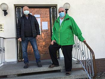 Die beiden Initiatoren Kreisrat Hans-Joachim Lieb und der Seniorenbeauftragte des Landkreises, Dr. Wolfgang Hasselkus  Foto: Corinna Rösler