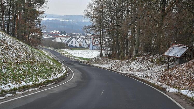 Zwischen Appendorf und Oberhaid (Bild) soll ein Radweg entlang der Straße entstehen.  Fotos: Ronald Rinklef