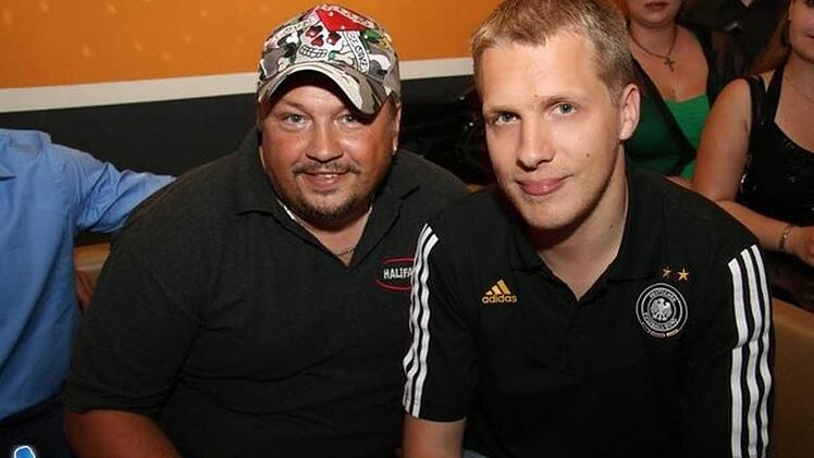 Das Halifax lockt immer wieder mit Stars. Hier ist Geschäftsführer Ralf Wanka mit Oliver Pocher zu sehen.