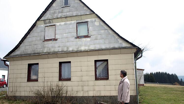 Früher stand an der Stelle des neuen  Gemeinschaftshauses das Anwesen Schlegelshaid 22, das 2013 vom Markt  Steinwiesen erworben wurde.