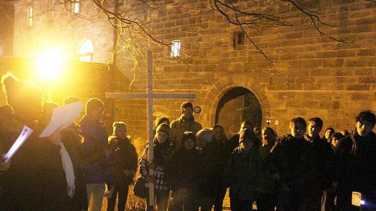 Ökumenischer Jugendkreuzweg in Kulmbach  Foto: Sonja Adam