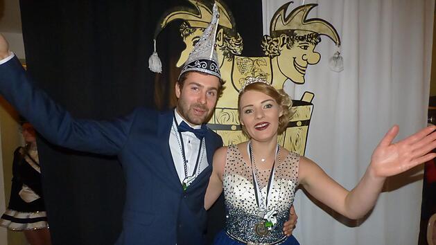 Felix Sch&auml;fer   und Anna-Lena Wiedow  sind das Faschingsprinzenpaar. Foto: Thomas Weichert