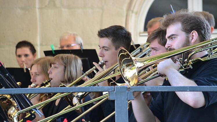Teilnehmer des "NoName" Brass-Ensemble - der jüngste Teilnehmer war 11, der älteste 70 Jahre alt.