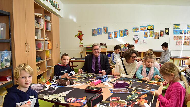 Die Grundschüler in Neunkirchen konnten ihre Vorstellungen für  das neue  Schulgebäude  einbringen. Foto: Petra Malbrich