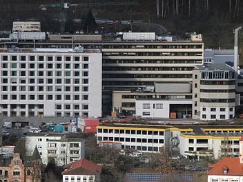 Das Klinikum Kulmbach zählt 1700 Beschäftigte und ist damit der am Abstand größte  Arbeitgeber.