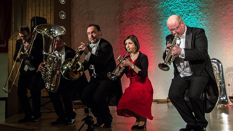Neujahrskonzert: Das Blechbläserquintett Harmonic gastierte im Rathaussaal Rödental. Foto: Jochen Berger