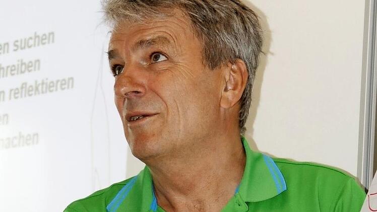 Der Schulpsychologe Stephan Deiner sprach in Knetzgau mit den Lehrern.  Foto: Sabine Weinbeer