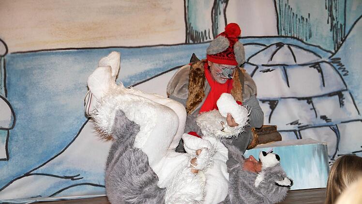 Schlittenhund Husky tollt mit der Wühlmaus Willi durch die Weiten des Nordpols. Fotos: Gerda Völk
