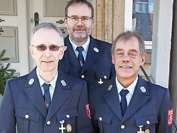 Für 40 Jahre aktiven Dienst bei der Feuerwehr Scherneck wurden Helmut Thamm, Timo Sommerluksch und Willi Schlösser (von links) geehrt.