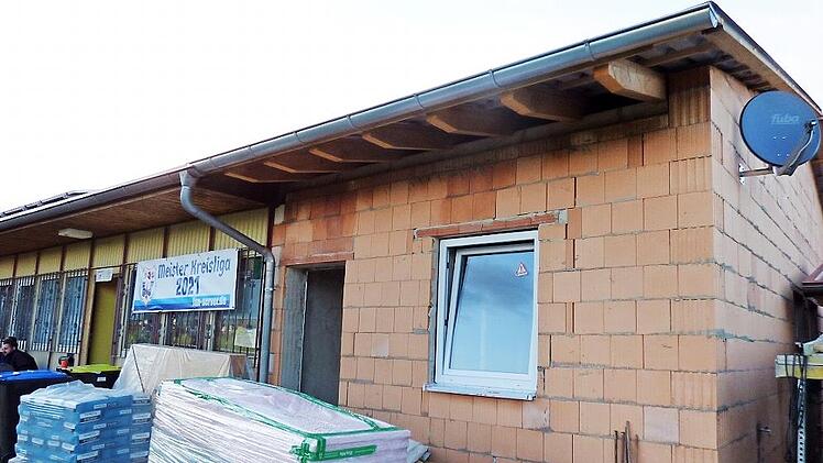 Für den im Rohbau befindlichen Anbau der Gäste-Umkleiden an sein Sportheim hat der TSV Geschwand einen Zuschuss von der Gemeinde Obertrubach beantragt.