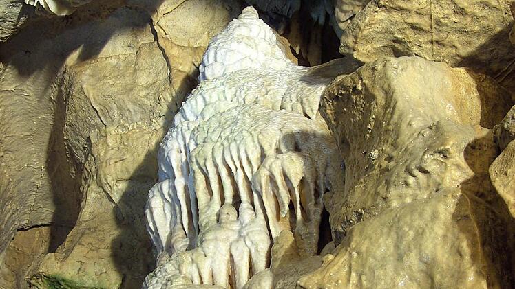 Für Kinder gibt es abenteuerliche Führungen in der Binghöhle. Foto: privat