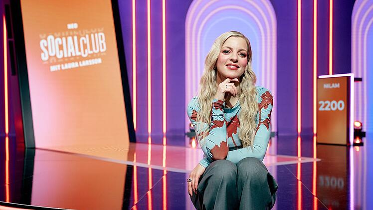 Laura Larsson ist vielen aus den Podcastformaten "Herrengedeck" und "Zum Scheitern Verurteilt" bekannt. Nun startet ihre eigene Comedyshow bei ZDFneo.