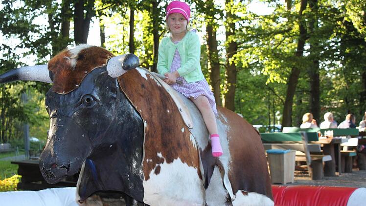 Auch die Kinder haben Spaß. Foto: Veronika Schadeck