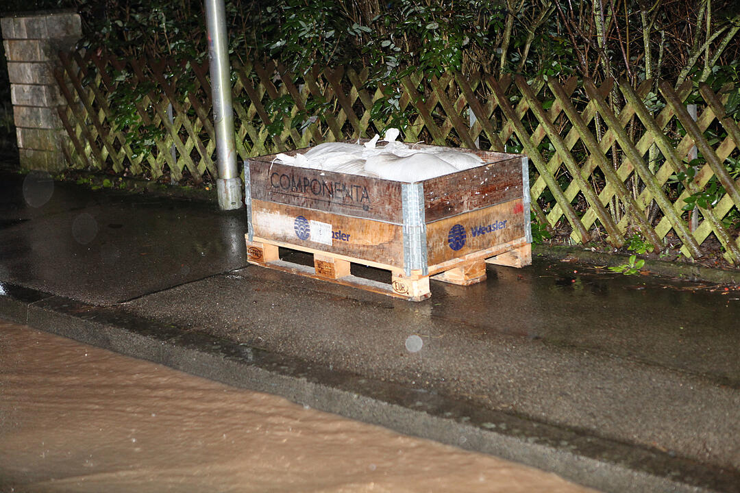 Hochwasser in Franken: In der Nacht zum Freitag kam es in Ansbach zu teils schweren Überschwemmungen