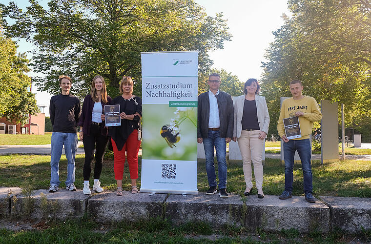 Uni Bayreuth: Zwei Getränke bezahlen, eins spenden - Modell "aufgeschobener Kaffee" eingeführt