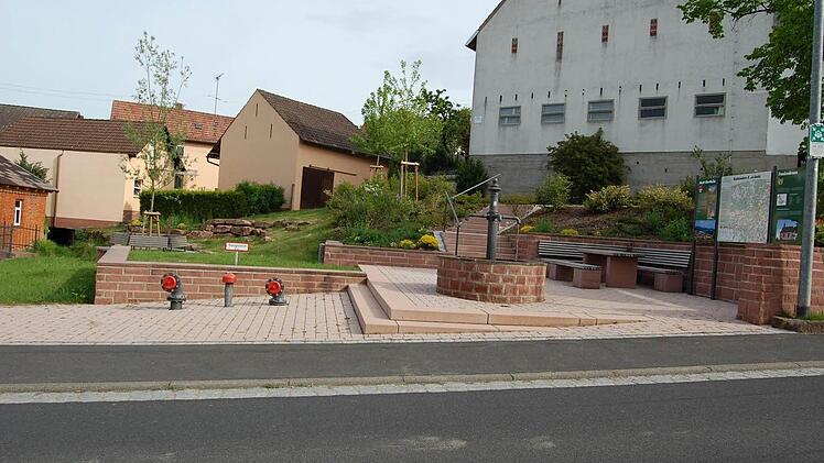 Neuer Platz in Frankenbrunn  Foto: Straub