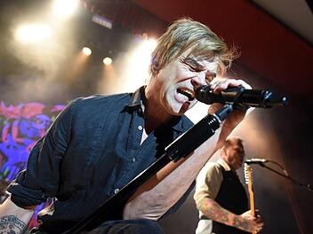 Der Sänger Campino von der Band Die Toten Hosen tritt 05.05.2017 in Köln bei einem Konzert zur Veröffentlichung des neuen Albums "Laune der Natur" auf. Am 2. Juni spielen Die Toten Hosen bei Rock im Park 2017 Foto: Henning Kaiser/dpa