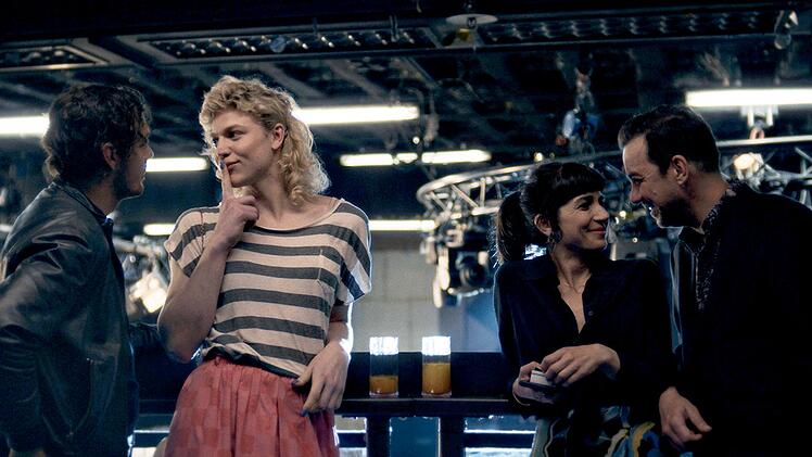 Falsche Identitäten und echte Gefühle: Die Geschichte, die "Bis ans Ende der Nacht" erzählt, ist äußerst komplex.