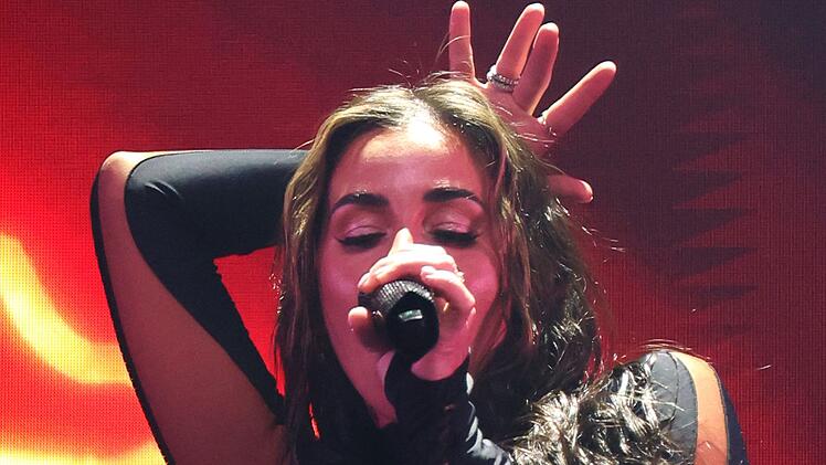 Sarah Engels stellt sich am 19. April 2026 bei der London Eurovision Party 2026 in London vor.
