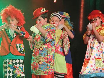 Die Tütenknaller-Clowns von der Grundschule KasendorfFoto: Katharina Müller-Sanke