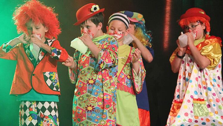 Die Tütenknaller-Clowns von der Grundschule KasendorfFoto: Katharina Müller-Sanke