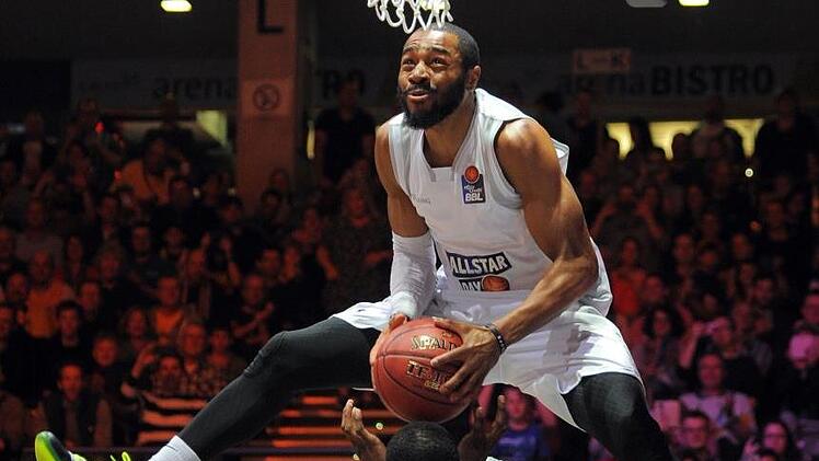 FLOP: Ein Auslaufmodell? Der Allstar-Day ist zwar mitunter spektakulär, wie hier ein Dunk des Ludwigsburgers Aaron Best, doch viele  Stars sagen  ab. dpa