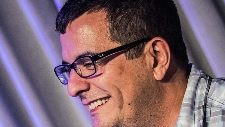 Der Schlagzeuger Jonathan Mele beim Gastspiel von Steven Santoro in CoburgFoto: Jochen Berger