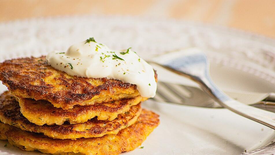 Kartoffelpuffer schmecken auch in Waffelform gut. Kartoffelpuffer schmecken auch in Waffelform gut.