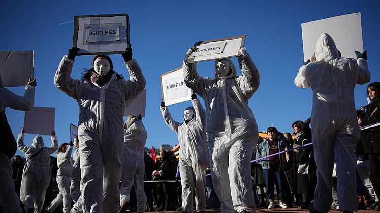 Protest gegen Gewalt gegen Frauen in Frankreich