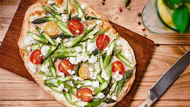 Flammkuchen-mit-Spargel.jpg