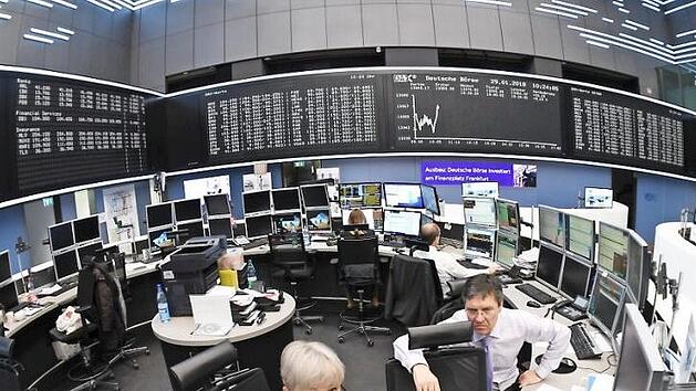 Einen Hauch von B&ouml;rse, im Bild der Frankfurter Handelsplatz, erlebten die Sch&uuml;ler Foto: Arne Dedert/dpa