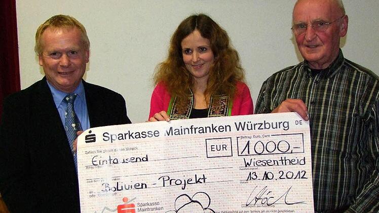 Die Kolpingsfamilie, hier Vorsitzender Wolfgang Stöcker, Stefanie Goldschmitt und Alfons Goldschmitt, ist immer auch karitativ engagiert.  Fotos: Sabine Berthold