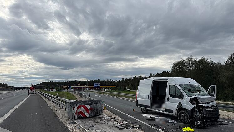 Rettungshubschrauber nach Unfall auf A6 im Kreis Hof gelandet