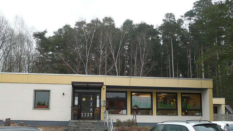 Der Kindergarten am Lichtenfelser Krankenhaus muss saniert werden. Außerdem ist ein Anbau für eine Krippengruppe geplant. Foto: Popp