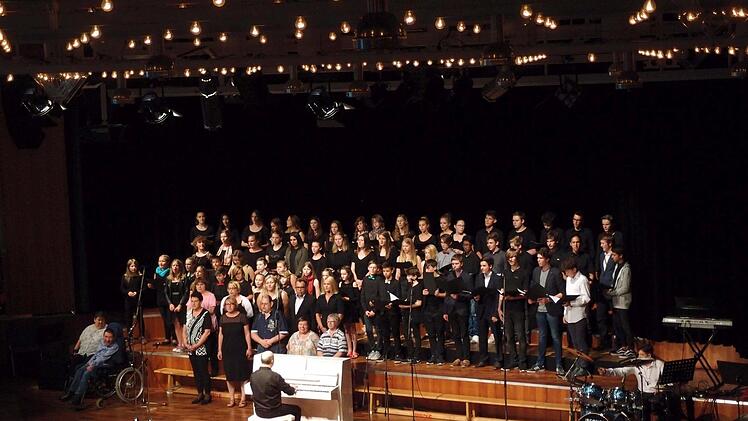 Impressionen vom Sommerkonzert des Gymnasiums Ernestinum im Coburger KongresshausFoto: Jochen Berger