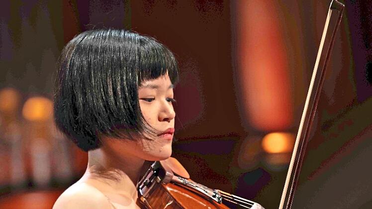 Die Bratschistin Ayaka Taniguchi.Anne-Laure Lechat