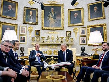 US-Pr&auml;sident  Trump empf&auml;ngt Bundeskanzler Merz