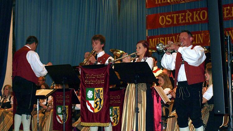 Solisten an der Trompete. Von rechts Frank Hauck, Carolin Kremer und Max Hollendonner.