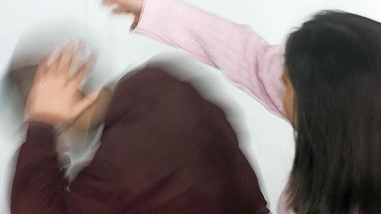 MIt einer handfesten Auseinandersetzung musste sich gestern das Kulmbacher Amtsgericht beschäftigen. Symbolbild: epd