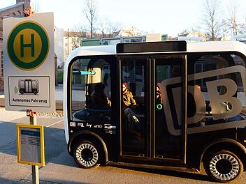 Macht der Einsatz eines autonom fahrenden E-Busses zwischen Wirsberg und dem Bahnhof Neuenmarkt Sinn? "Nein", sagt die Verwaltung des Landkreises Kulmbach, "Ja", meint dagegen Kreisrat Hermann Anselstetter.