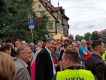 Bamberger Sandkerwa 2023: Söder besucht Fischerstechen - und bekommt "üble Fangfrage"