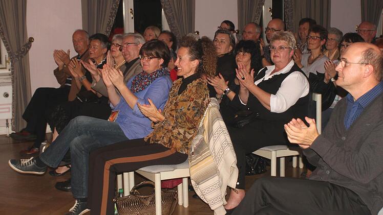 Bei der "spanischen Nacht" im Klenze-Saal war kein Platz mehr frei geblieben und kamen südliche Gefühle auf entsprechend dem Eltmanner Motto "hier beginnt der Süden". Foto: Günther Geiling