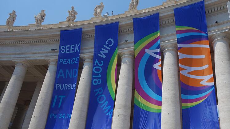 Das offizielle Symbol der Ministrantenwallfahrt: Aus dem Erzbistum Bamberg fuhren insgesamt tausend Ministranten nach Rom, einige davon waren aus Kulmbach Stadt und Land.