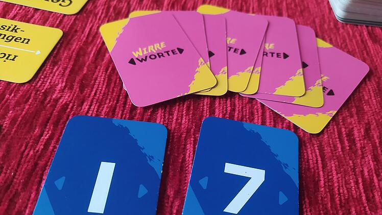 Wirre Worte im Test - Partyspiel für geschickte Adjektiv-Substantiv-Kombinierer
